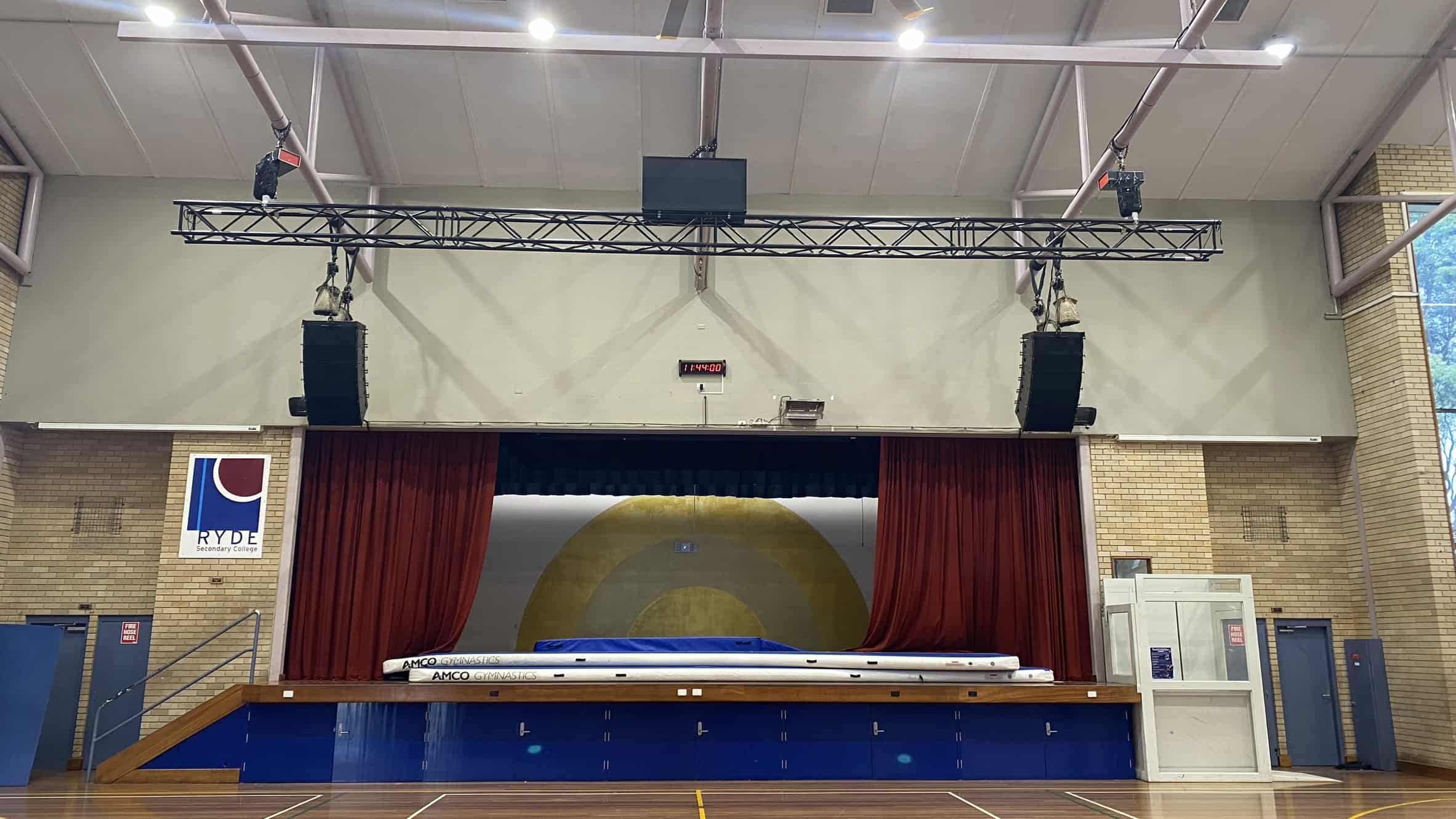 A Lighting Truss System with Motorized Features Designed for Ryde Secondary College Ryde Secondary College Motorized Lighting Truss
